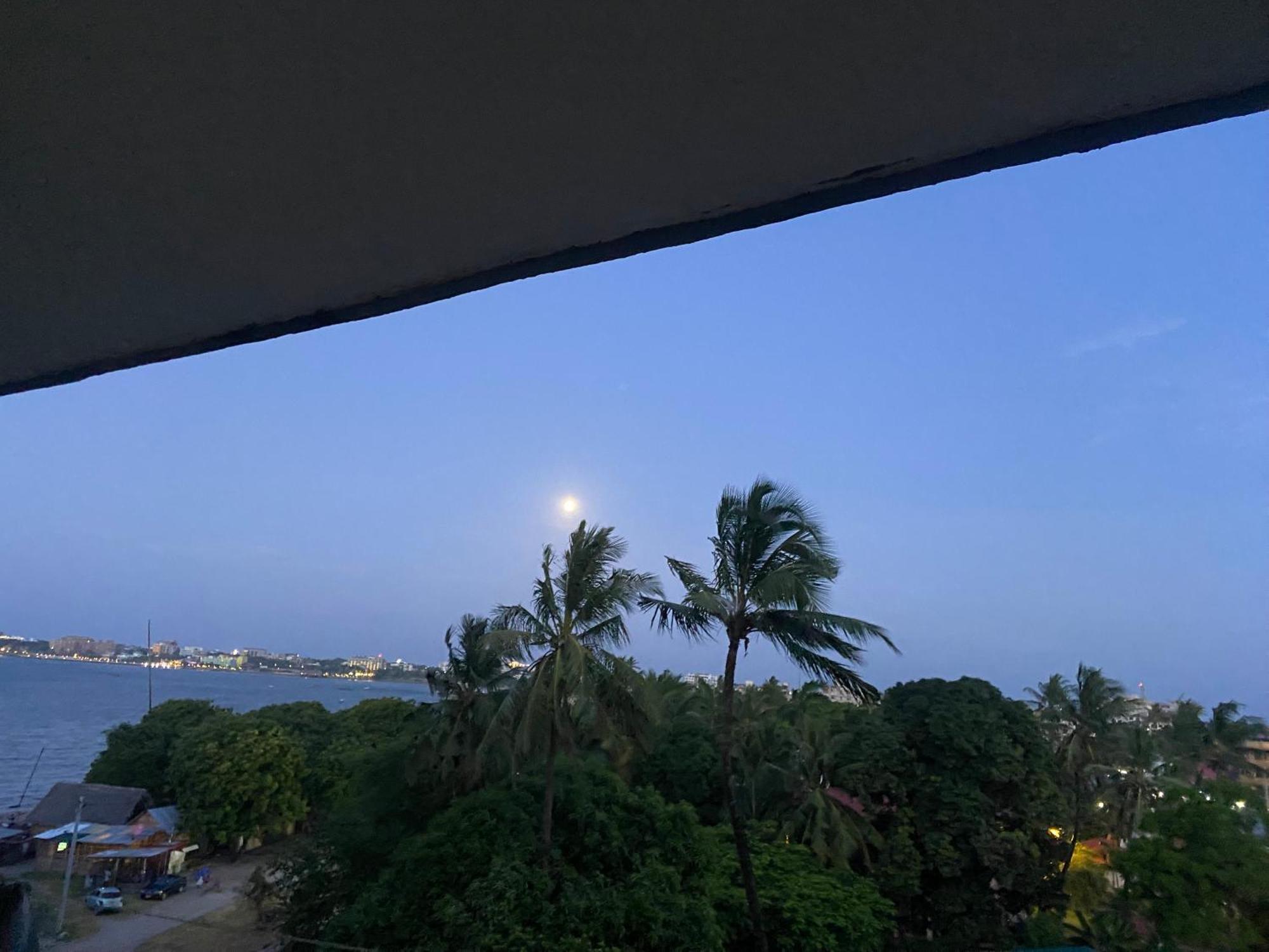 Beachfront M. A.Apartment Dar es Salaam Exteriér fotografie